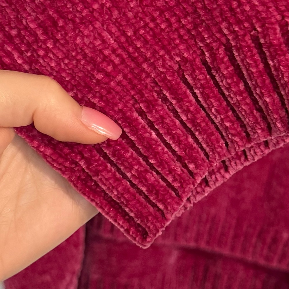 Women's Cozy Rose Wine Berry Pink Sweater - Picture 3 of 6